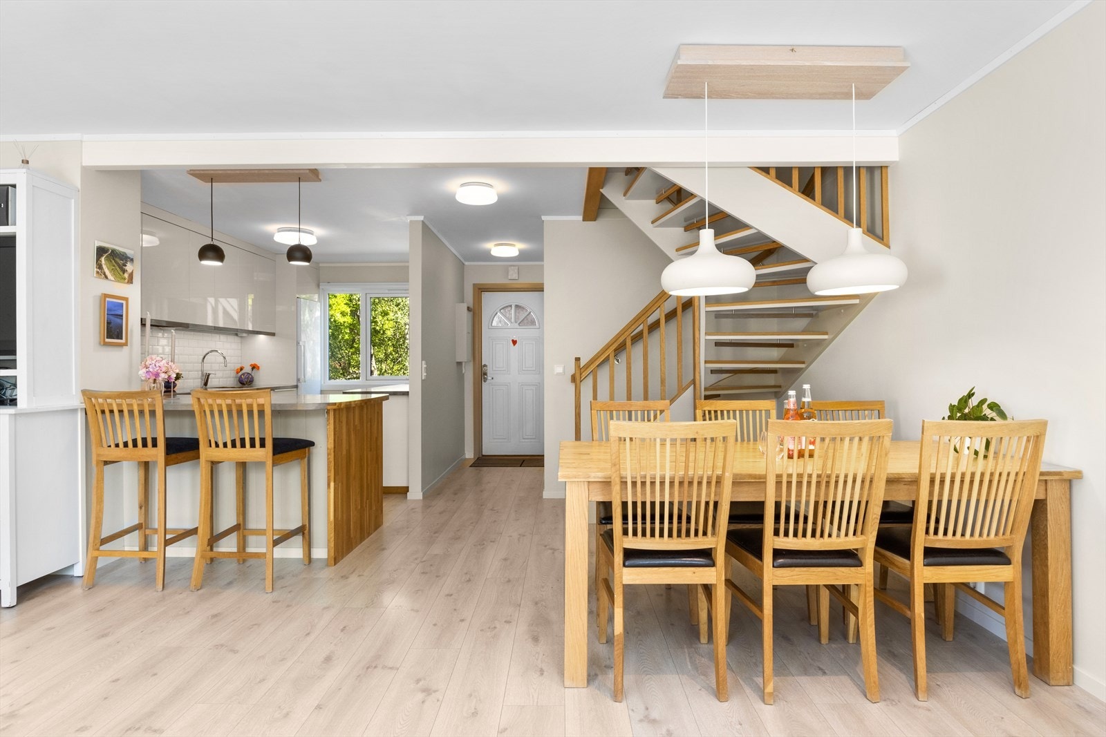 Flott trapp, rehabilitert i 2017 mellom etasjene. Galleribilde