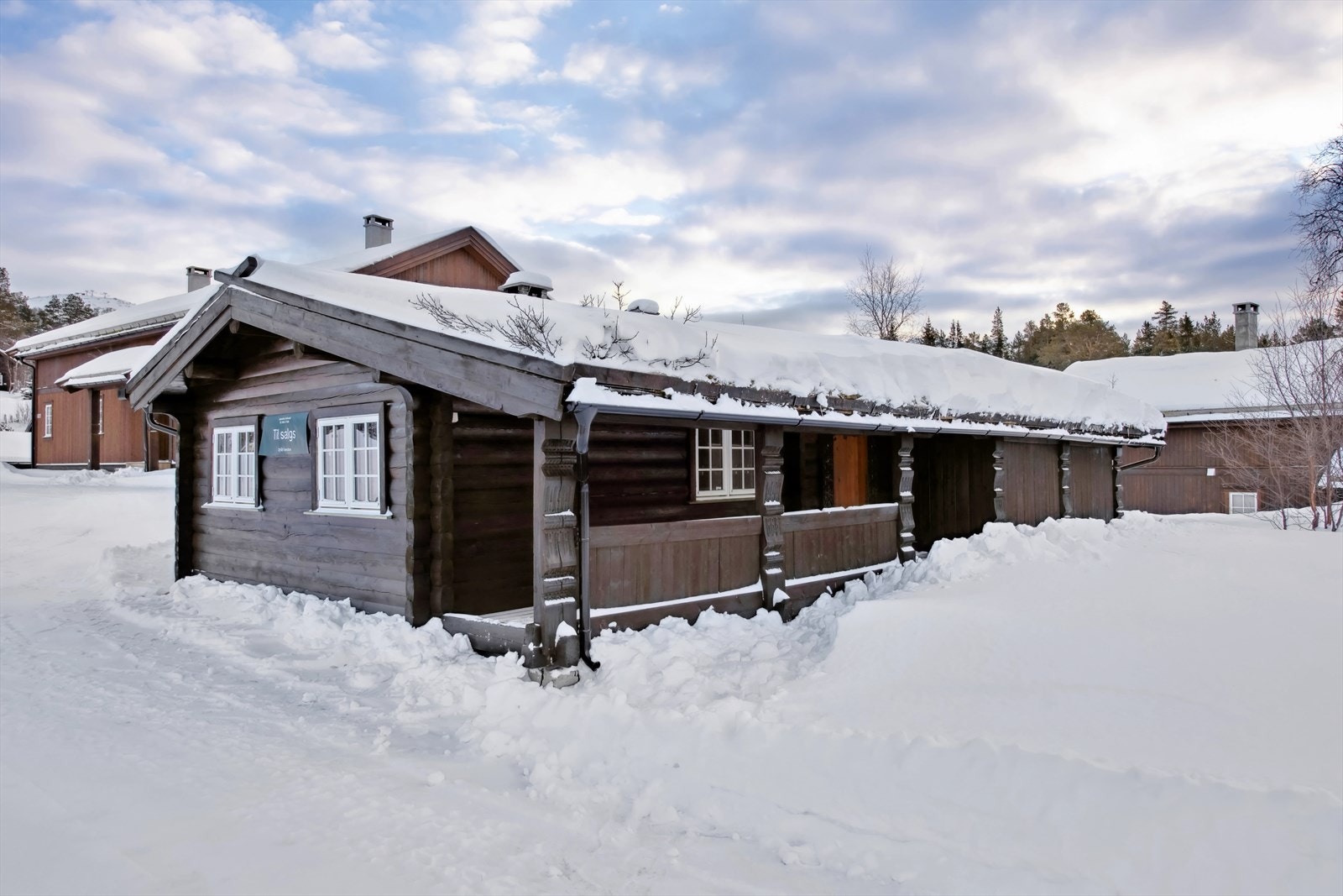 Velkommen til Holtarvegen 33 beliggende med ski inn/ut til både turstier, alpint og langrenn. Galleribilde