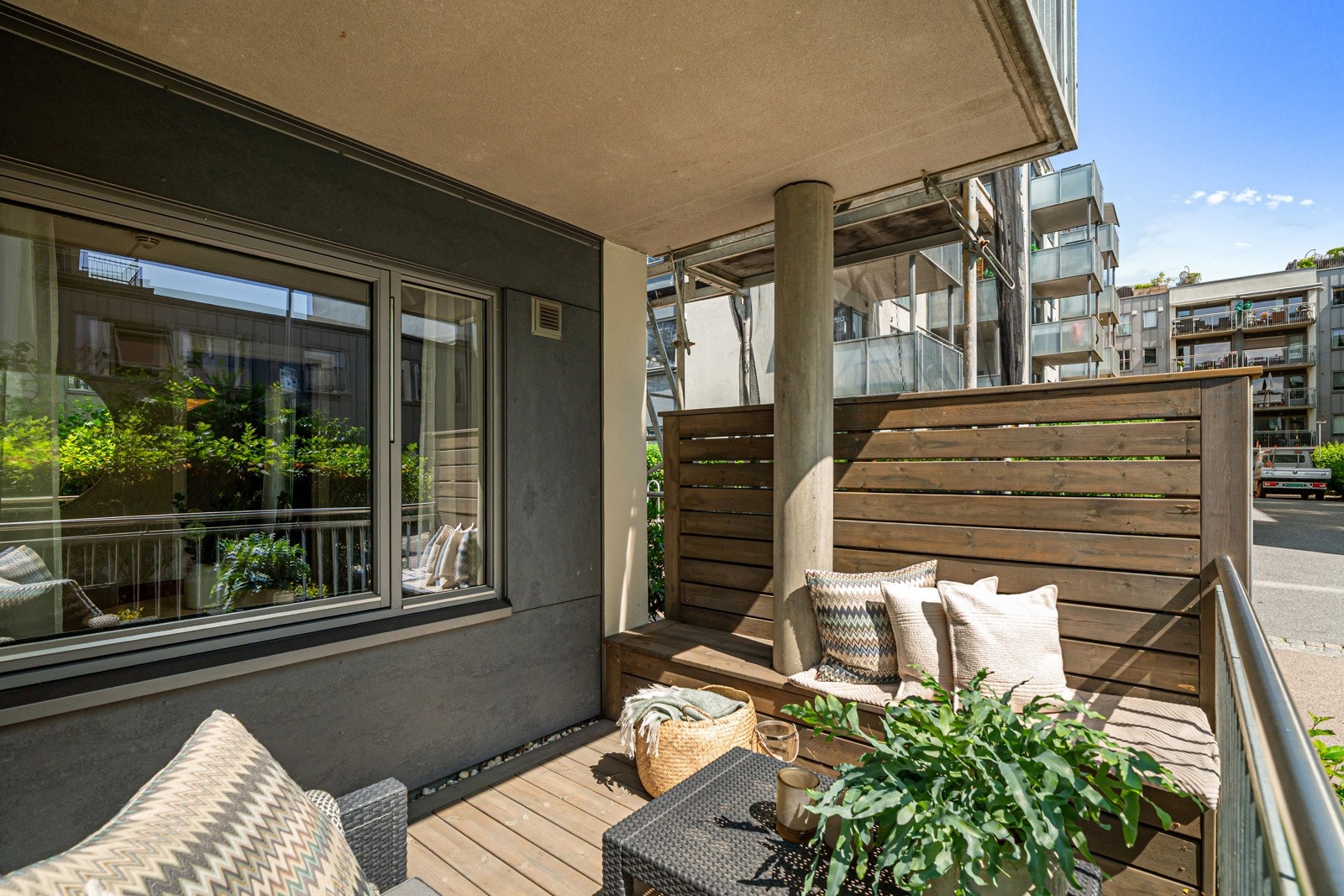 Leiligheten ligger i skjermet 1 etasje og har en flott markterasse Galleribilde