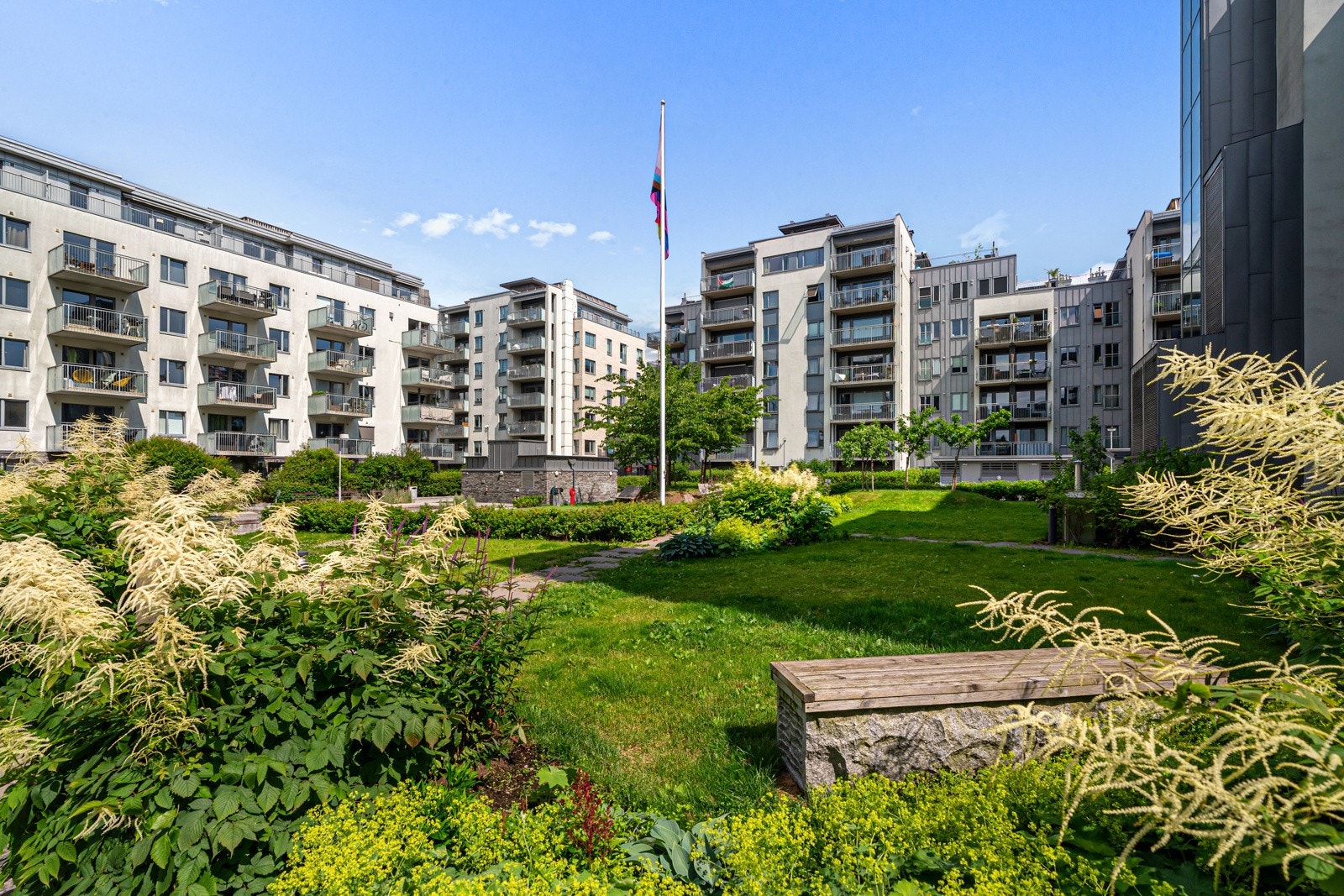 Leiligheten ligger i populære Rignes Park, der de flotte fellesarealene gjør ære på navnet Galleribilde