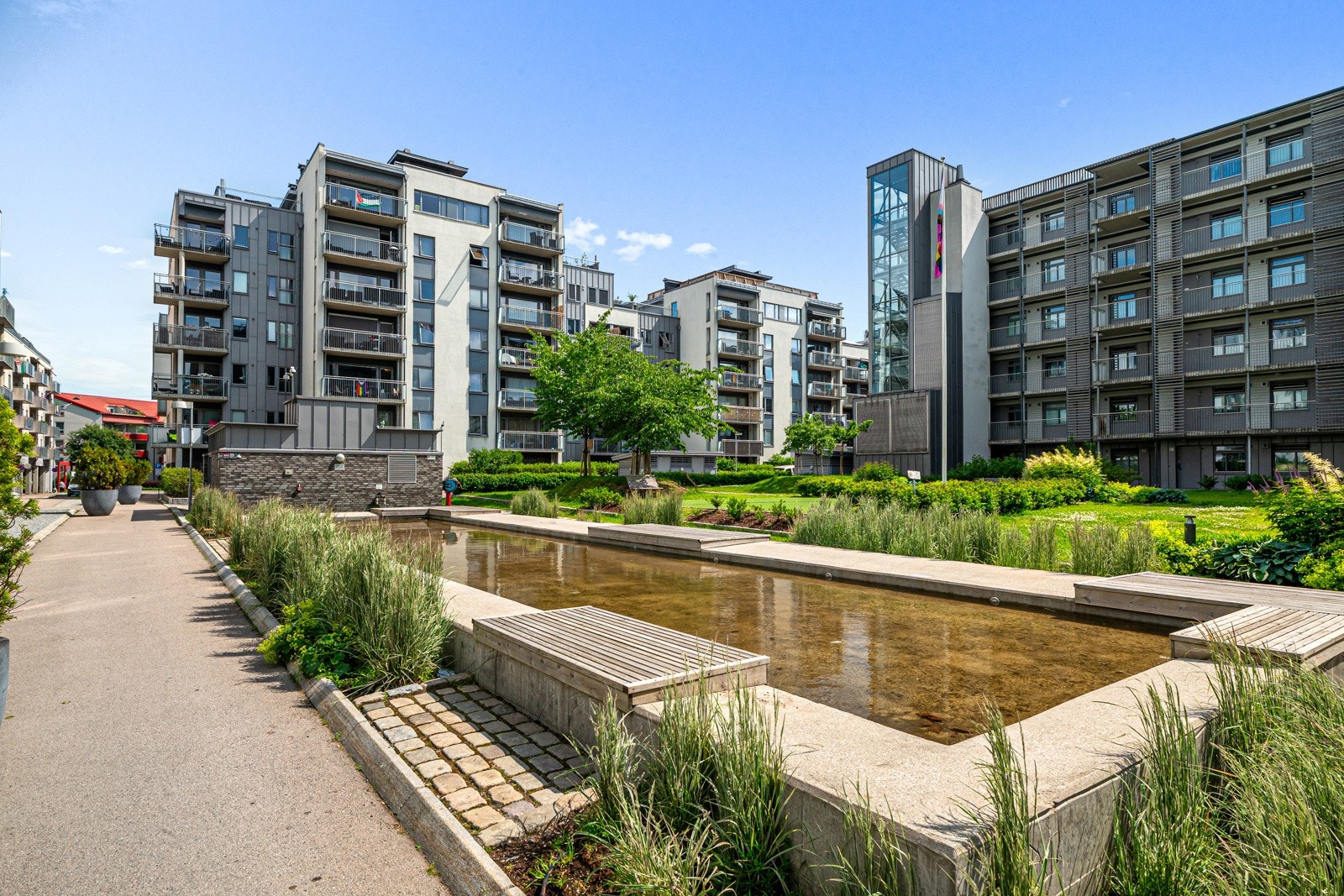 Fra boligen har du gangavstand til populære parker som Sofienbergparken, Birkelunden og Olaf Ryes plass Galleribilde