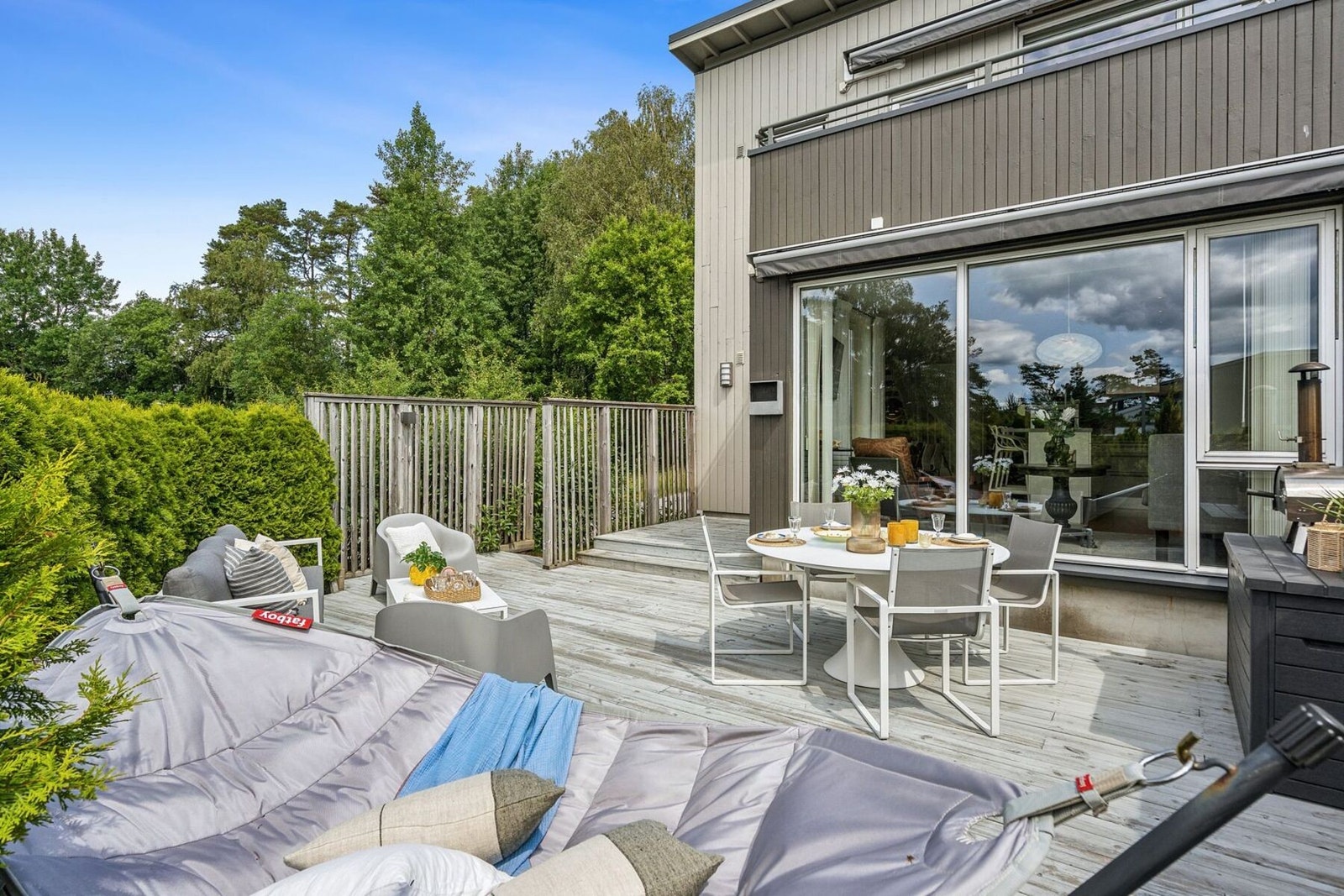 Her er det god plass til flere sittegrupper. Galleribilde