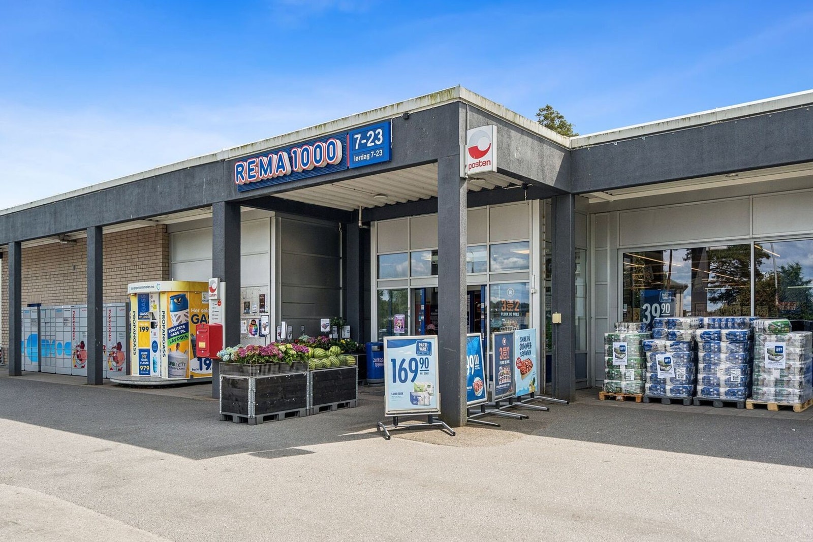 Rema 1000 ligger kun ett par minutter unna boligen. Galleribilde