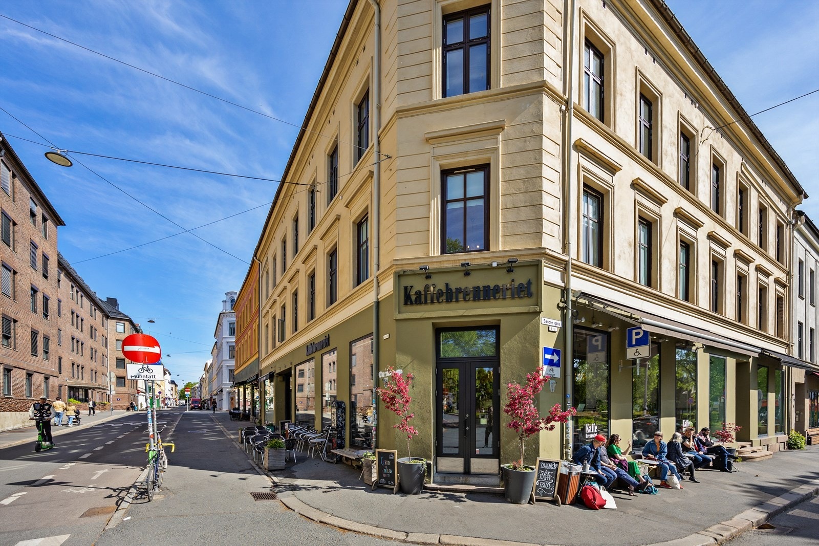 Nabolaget tilbyr koselige kafeer og butikker. Galleribilde