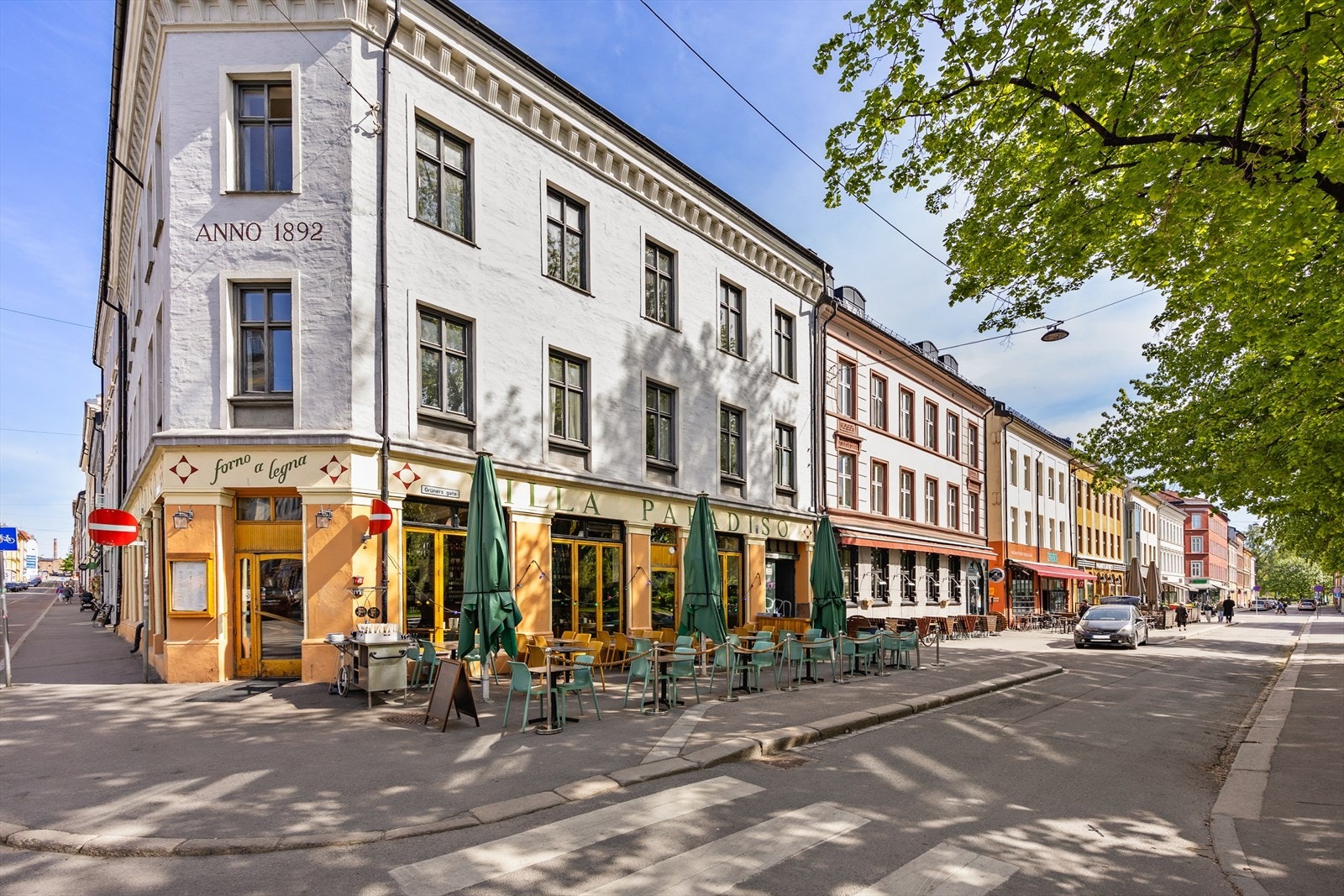 Nærområdet byr på hyggelige kafeer og restauranter. Galleribilde