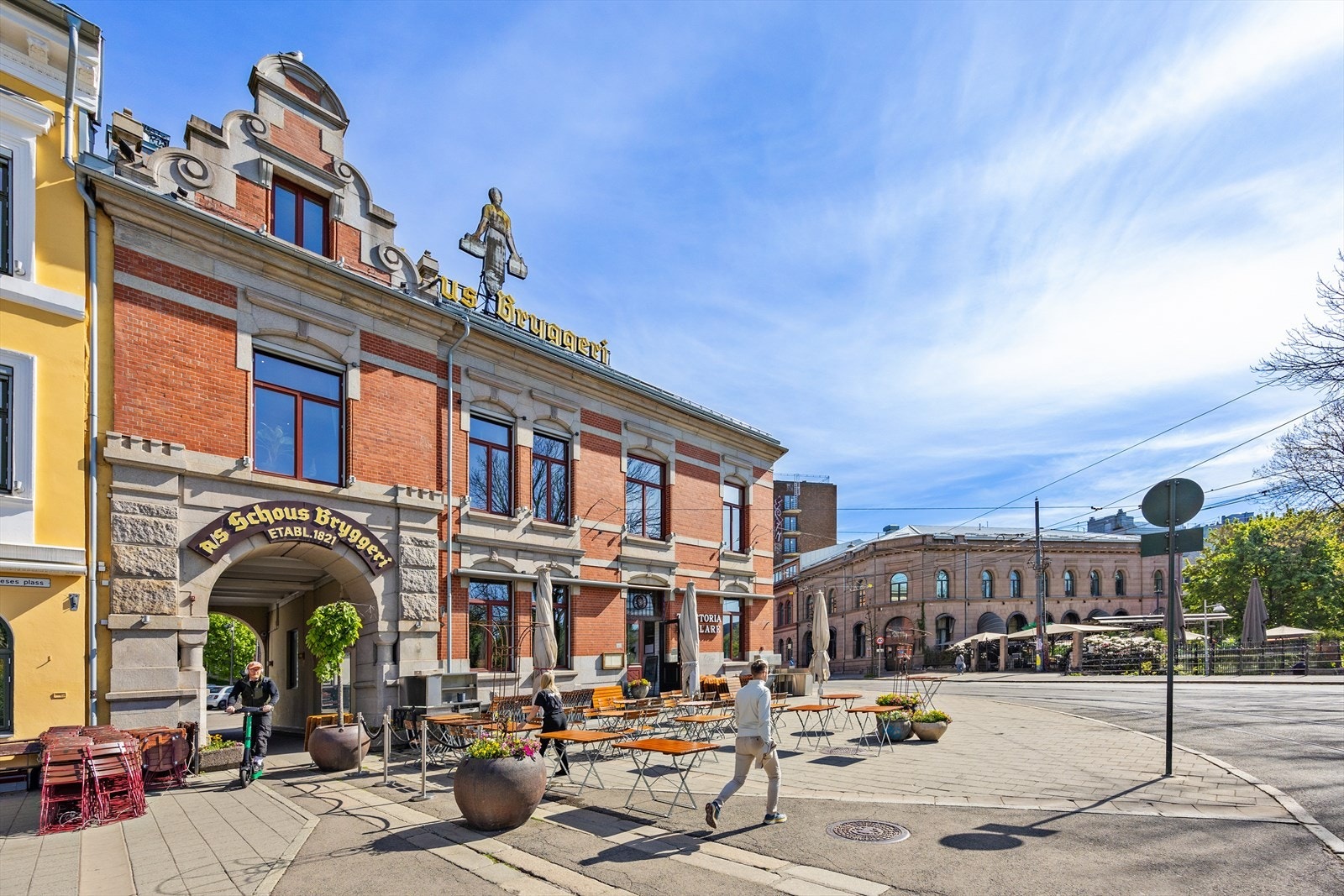 Lokalområdet har et rikt utvalg av serveringssteder. Galleribilde