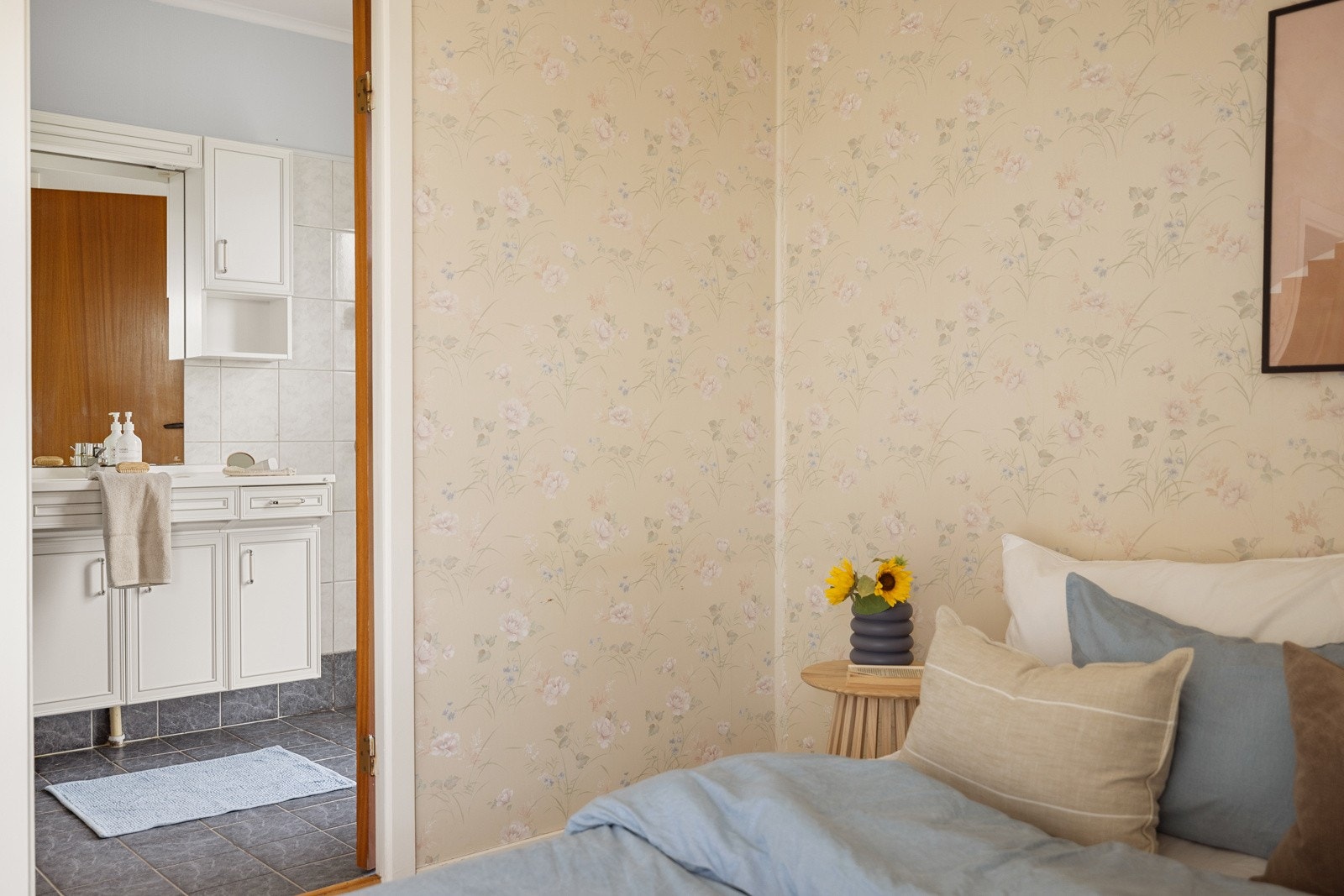 Fra hovedsoverommet er det direkte inngang til badet. Galleribilde