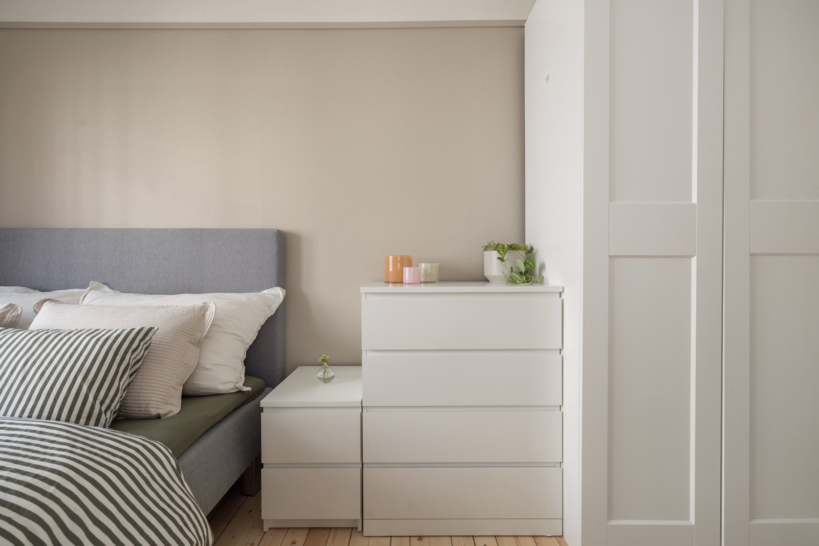 Leiligheten har et lyst og innbydende hovedsoverom av god størrelse. Galleribilde