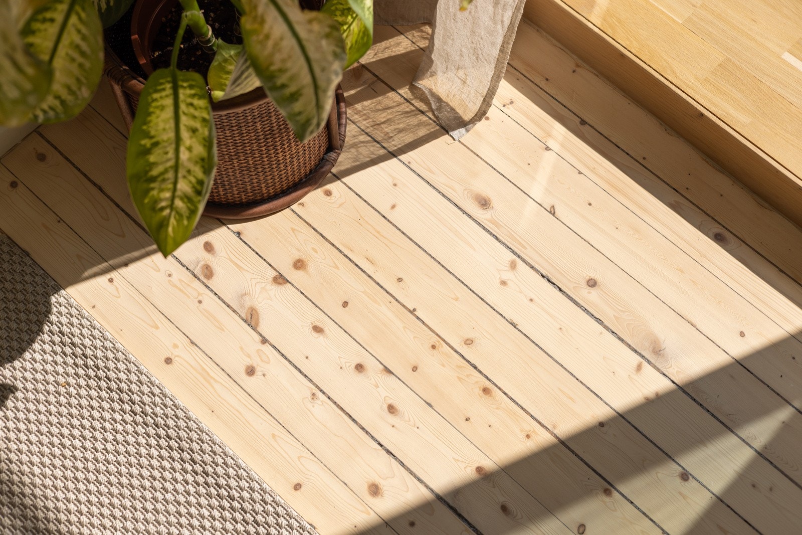 Det er gjennomgående nydelige originale tregulv i hele leiligheten (slipt og overflatebehandlet i 2024). Galleribilde