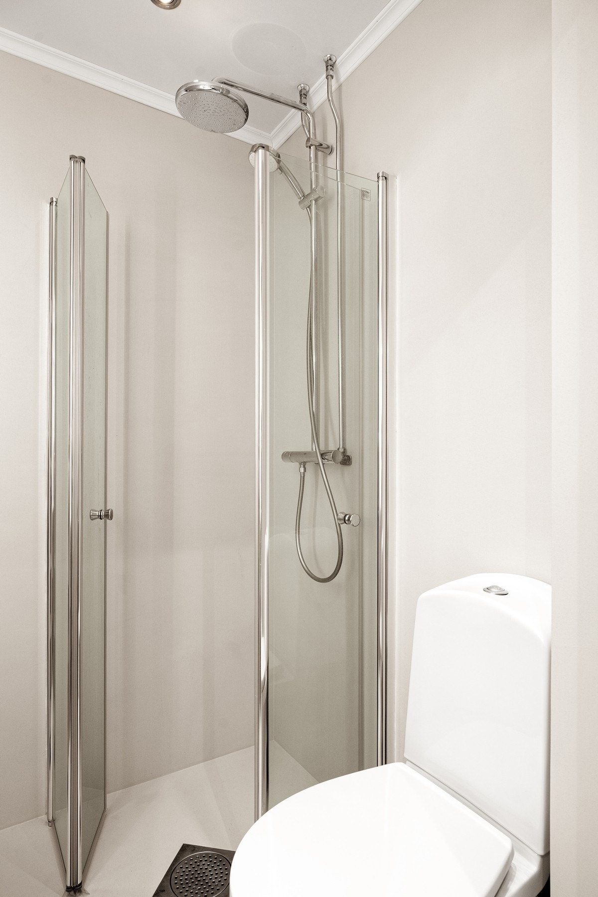 Varmtvann er inkludert i felleskostnadene. Galleribilde