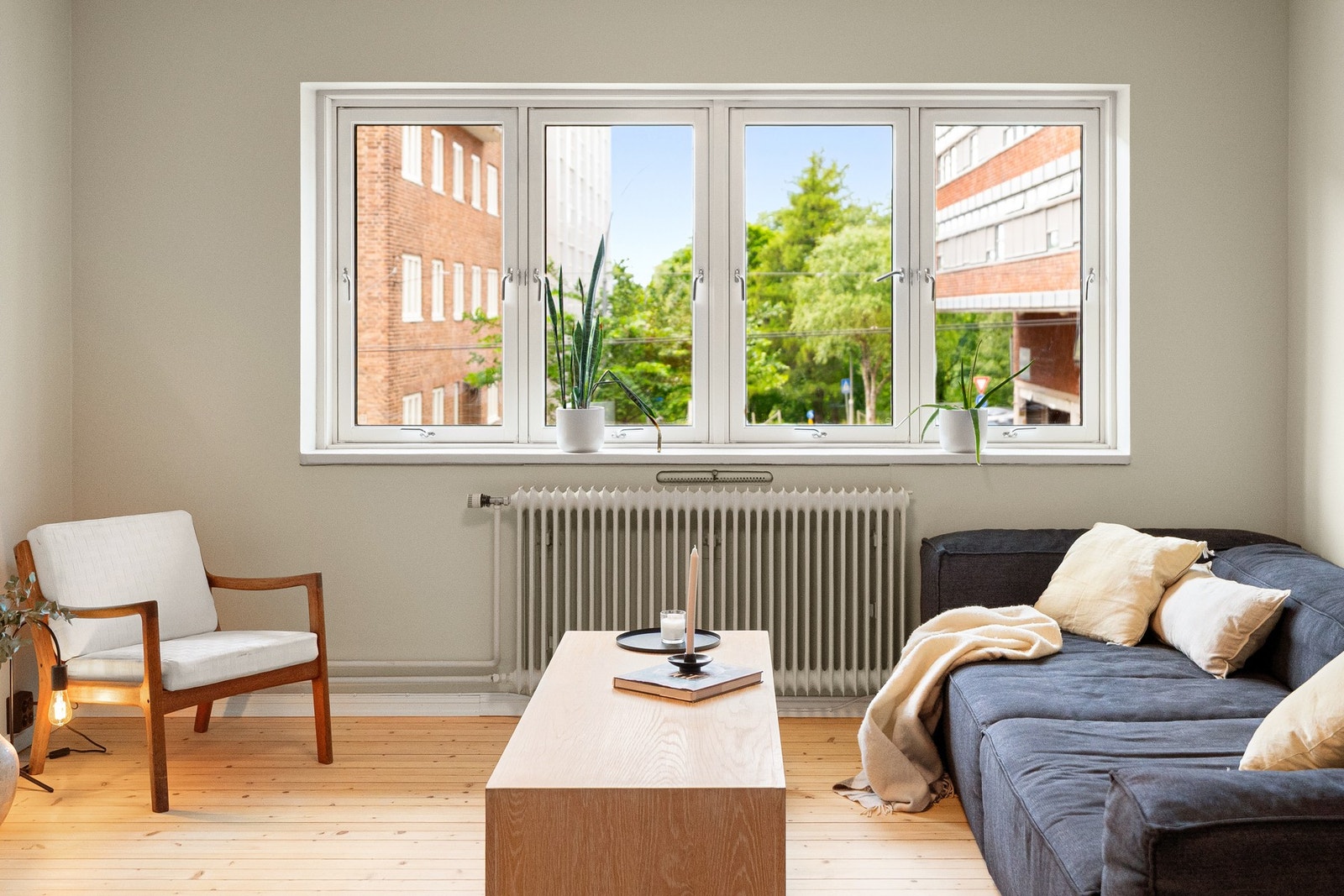 Borettslaget har avtale med Telenor om internett og TV-tjenester. Internett er inkludert. I tillegg har Borettslaget inngått avtale med GlobalConnect som gir beboerne tilgang til fibernett bor pristillegg. Galleribilde