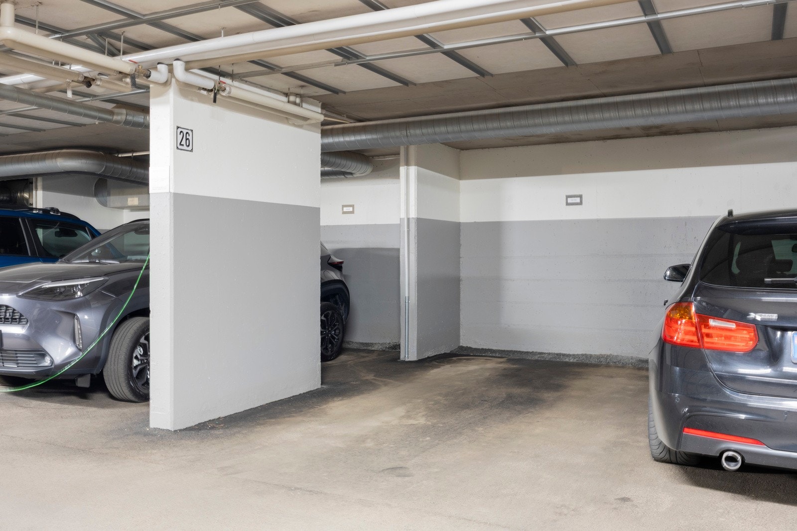 Det følger med garasjeplass i anlegget. Galleribilde