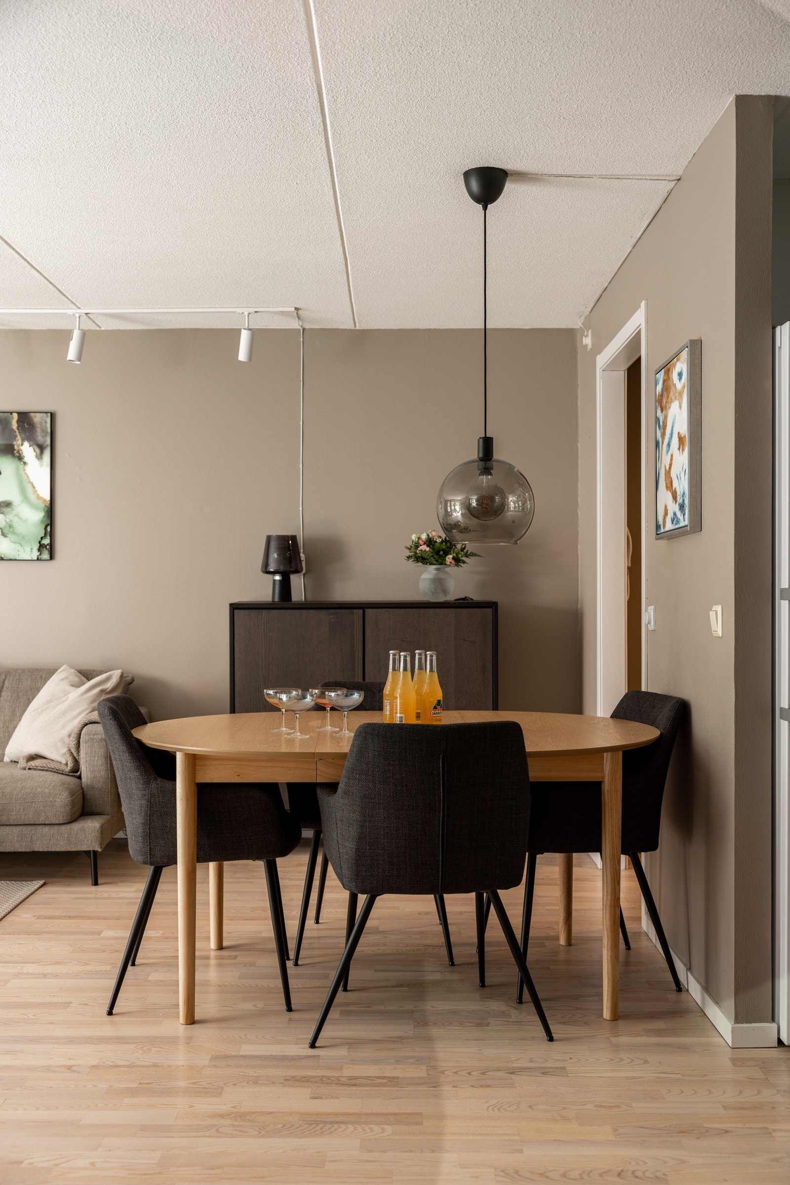 Spisebord. Galleribilde