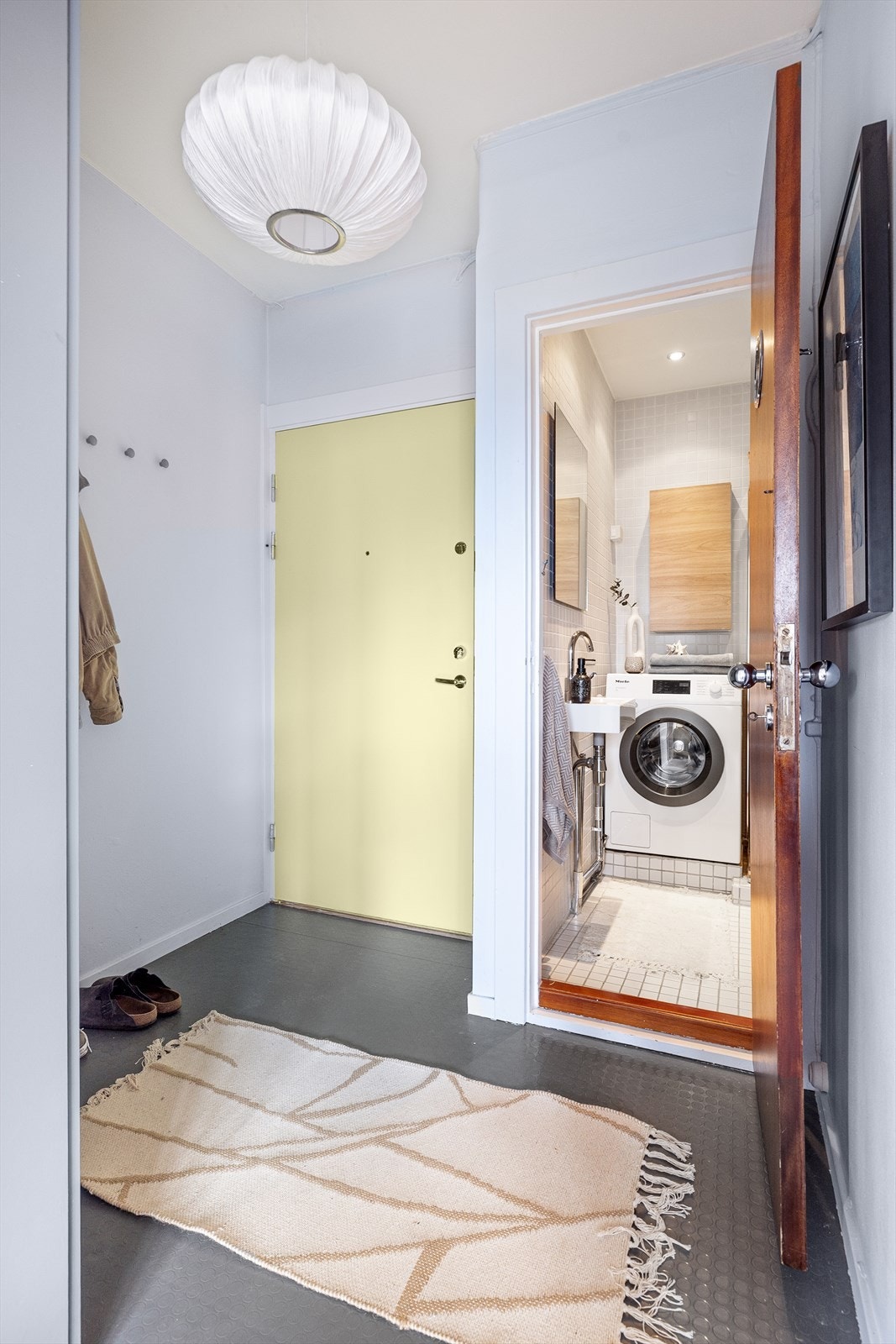 - Tilgang til baderom fra gang - Galleribilde