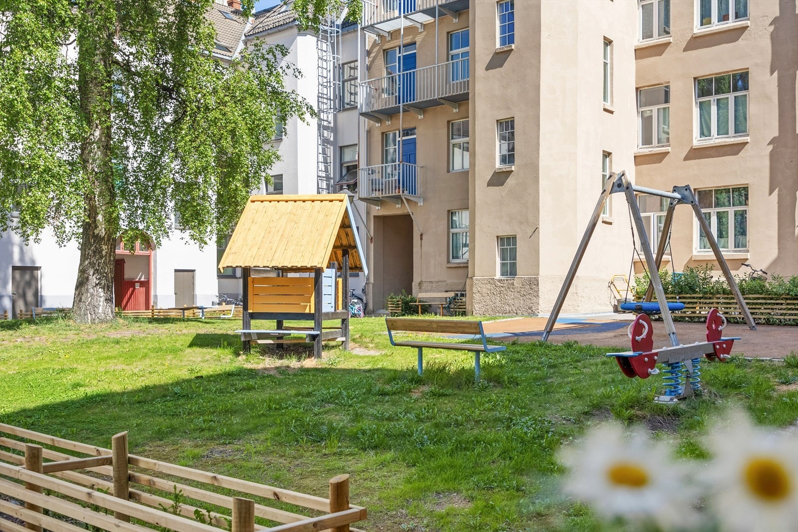 Svært sentrumsnært med gangavstand til Solsiden og Midtbyen. Galleribilde