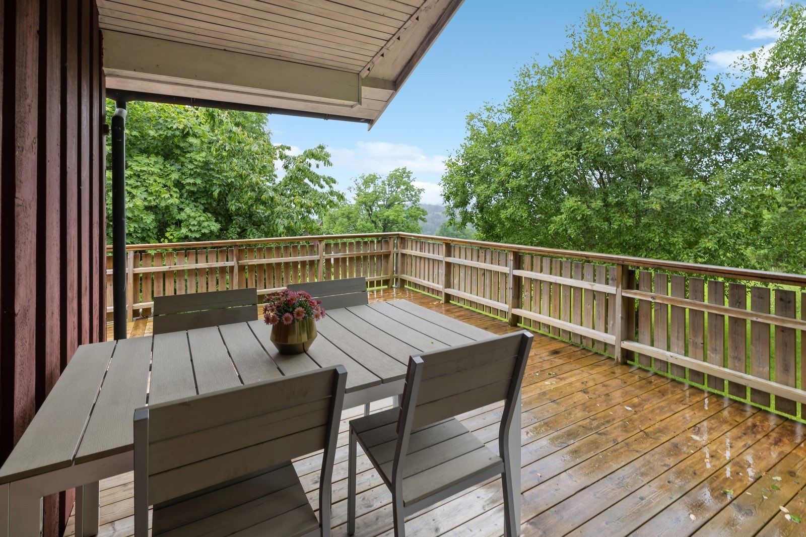 På terrassen er det plass til møblering flere steder. Galleribilde