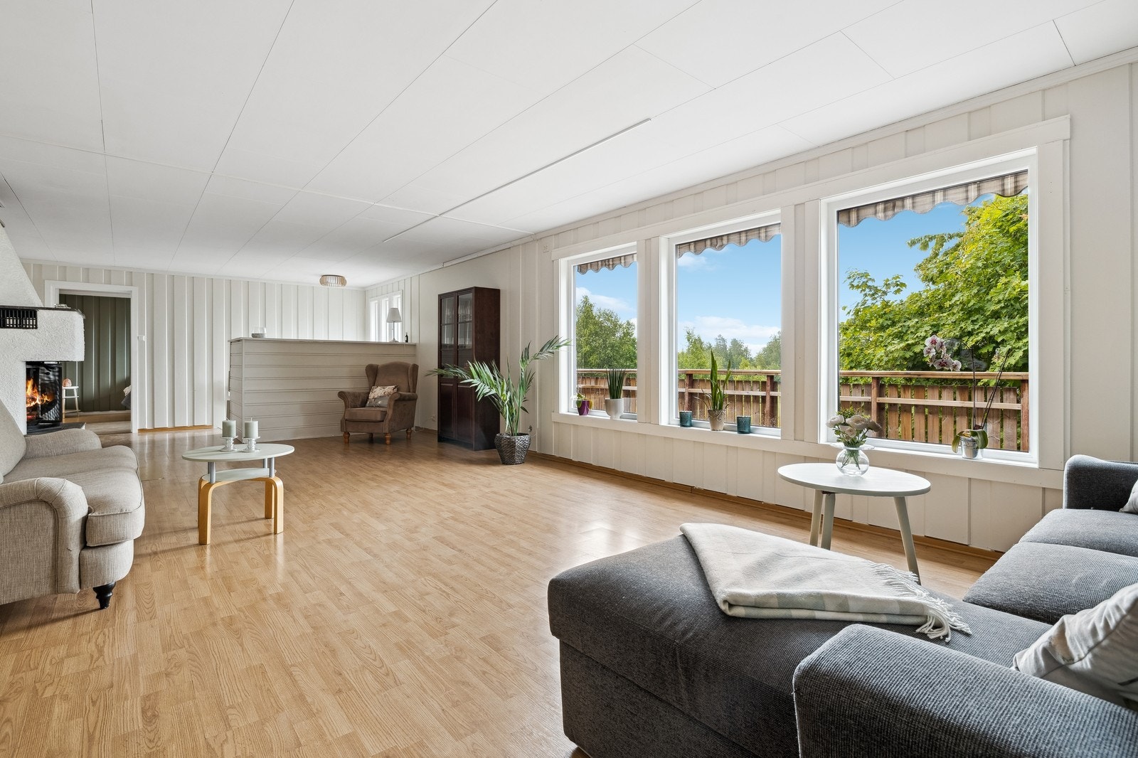 Stor stue med plass til både salong og spisestue. Galleribilde