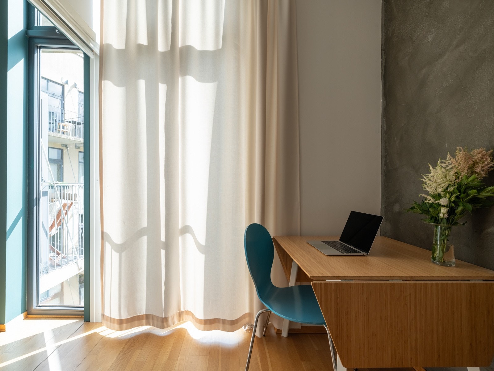 Rommet har en fransk balkong, som gir gode luftemuligheter. Galleribilde