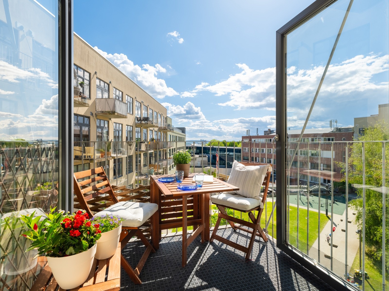 Velkommen til Konghellegata 10, presentert av Schala & Partners ved Kjerstin Falkum, tlf. 922 04 707. Galleribilde