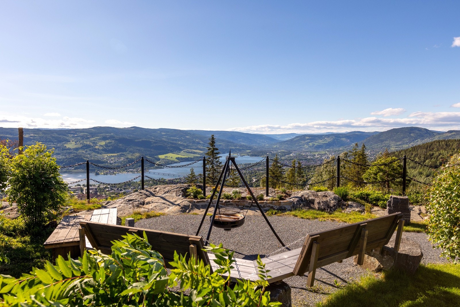 Flotte, opparbeidende fellesarealer på sameiets grunn. Galleribilde