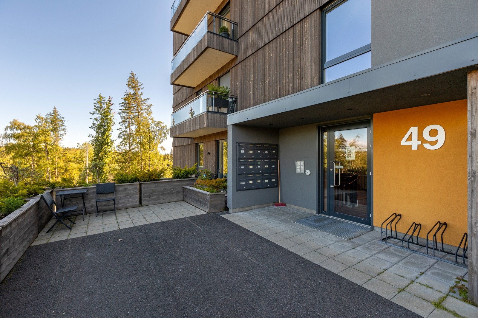Hovedinngang til Solhøgdavegen 49. Galleribilde