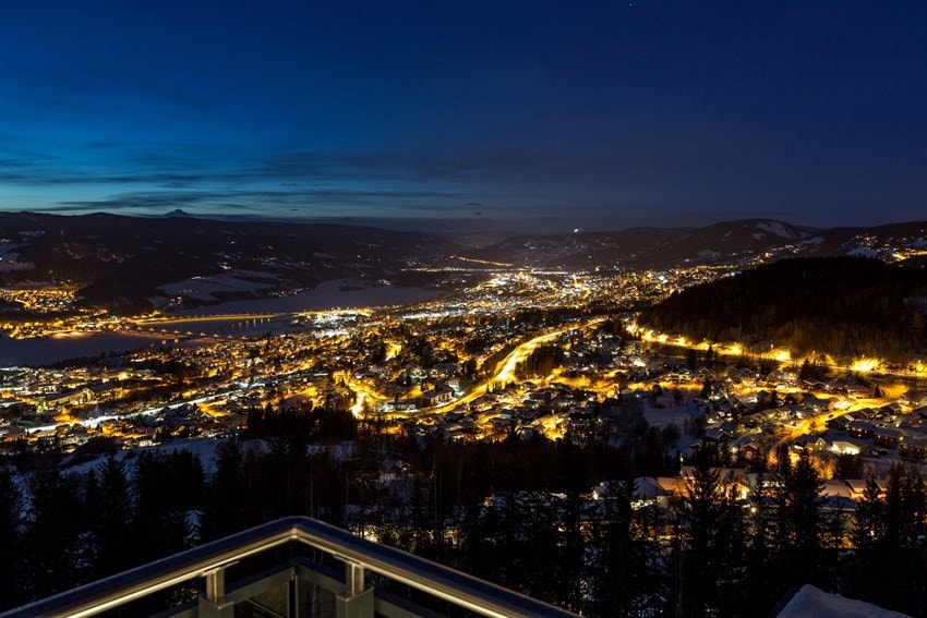 Nydeig utsyn over Lillehammer "by night". Galleribilde