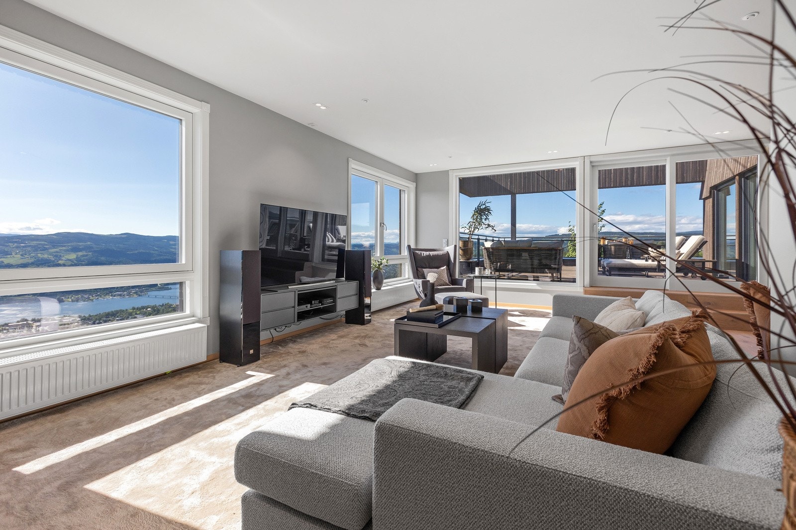 Leiligheten oppvarmes med radiatorvarme tilknyttet fjernvarmeanlegg. Galleribilde