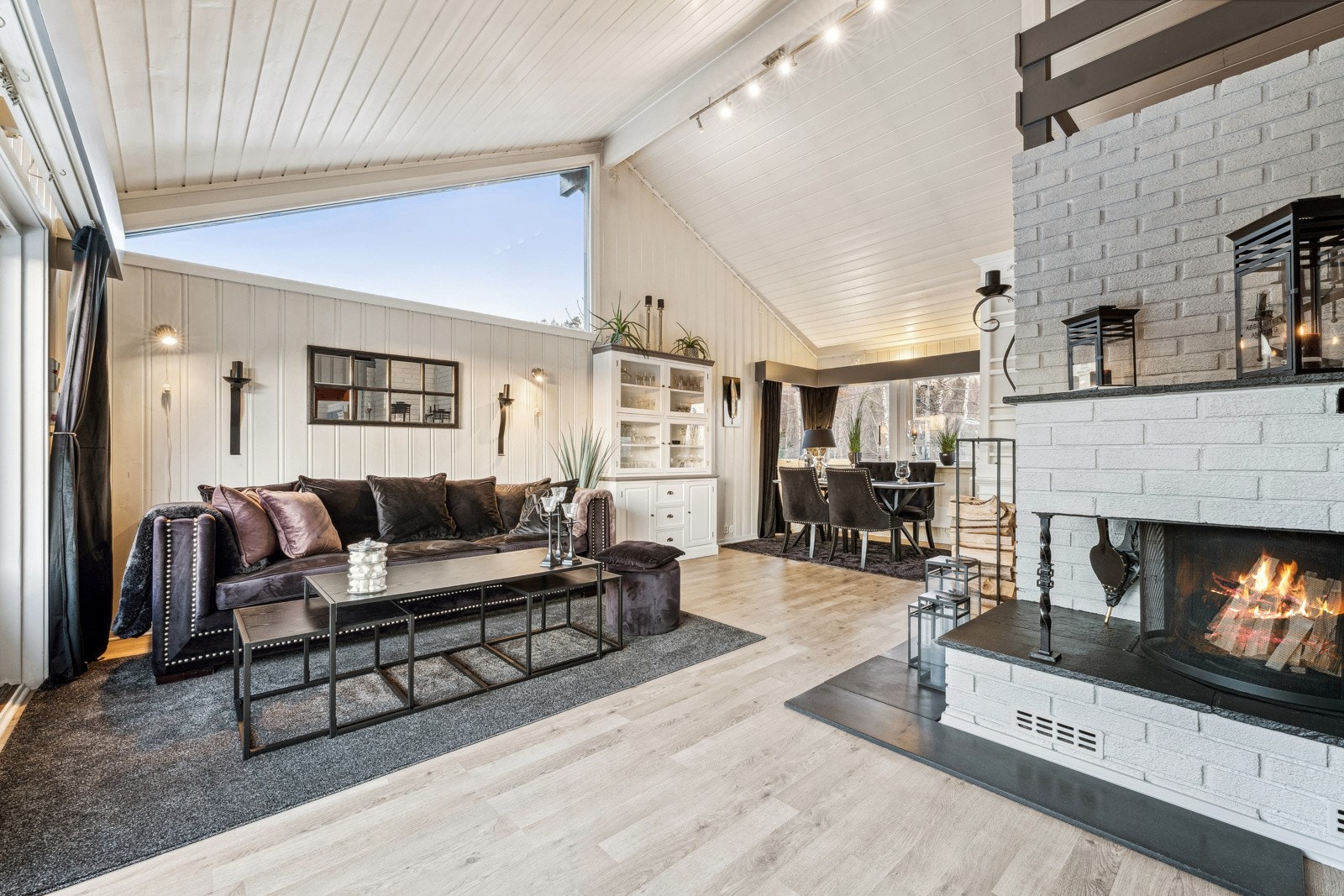 Koselig peis som gir det lille ekstra på mørke vinterkvelder. Galleribilde