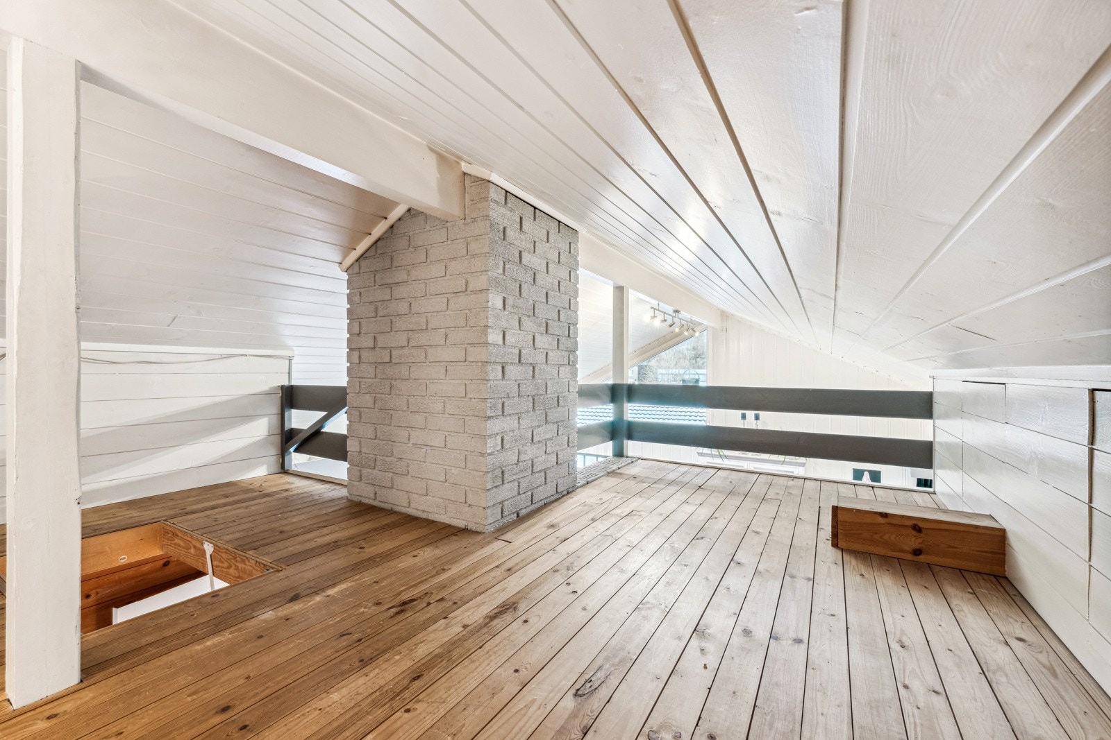 Grunnet lav takhøyde er ikke hemsen målbar. Galleribilde