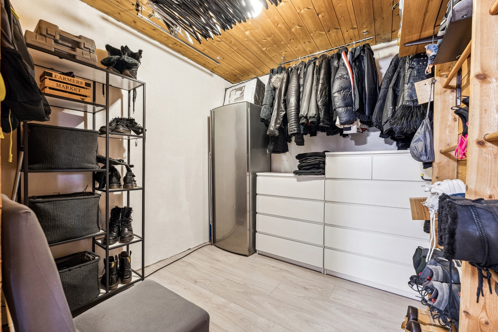 Stor bod i underetasjen. Galleribilde