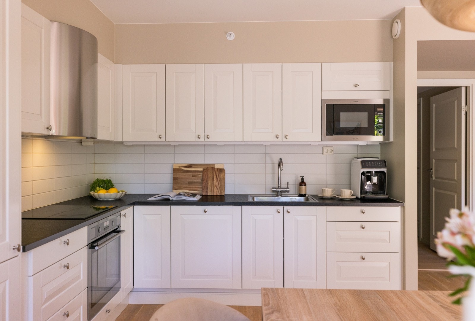 - Integrerte hvitevarer medfølger. Det har nettopp blitt satt inn ny waterguard - Galleribilde