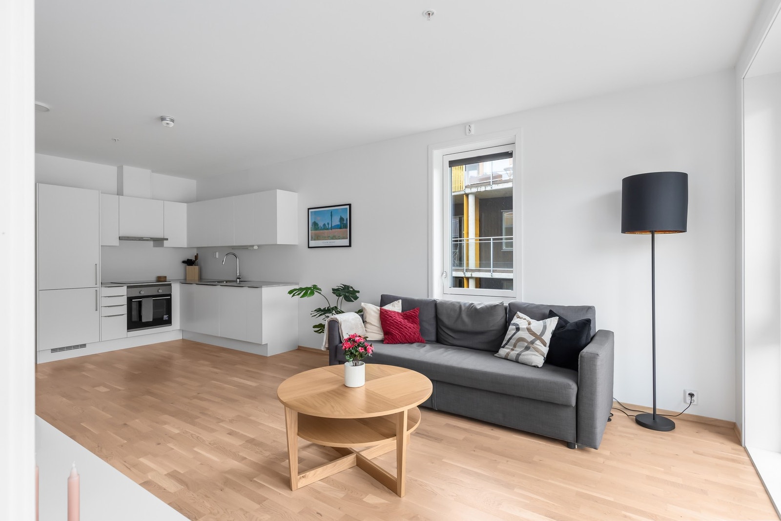 Åpen stue- og kjøkkenløsning på ca. 26 kvm Galleribilde