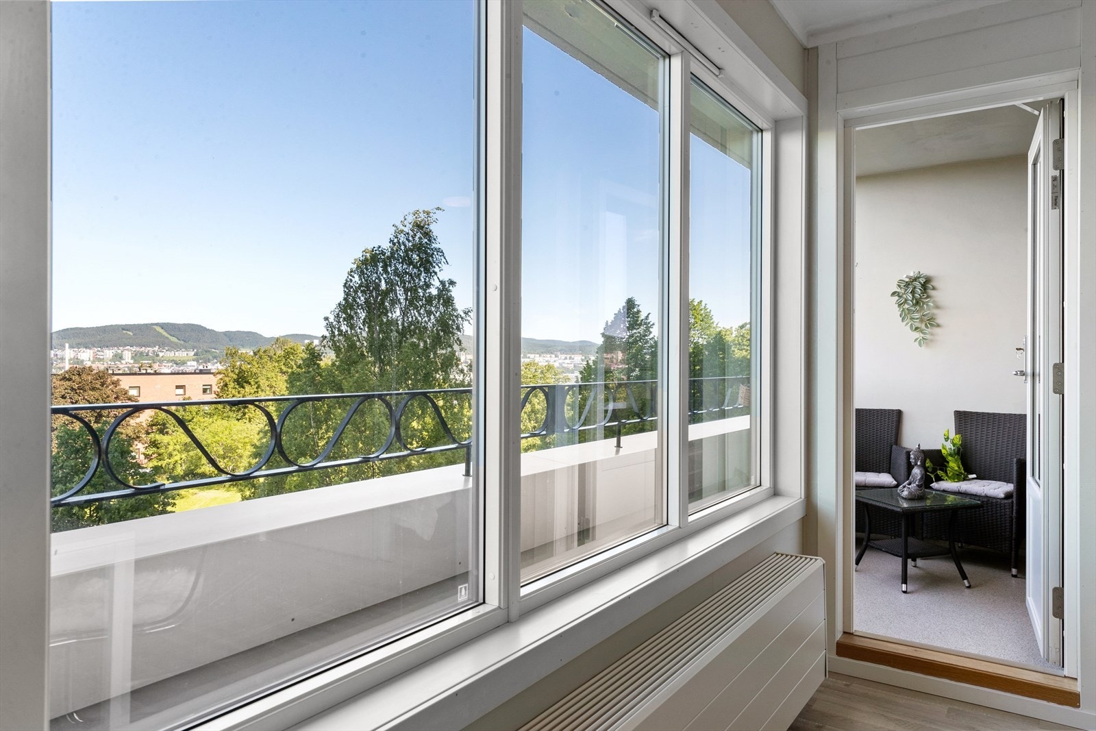 Overbygget veranda, usjenert og mot nordvvest Galleribilde