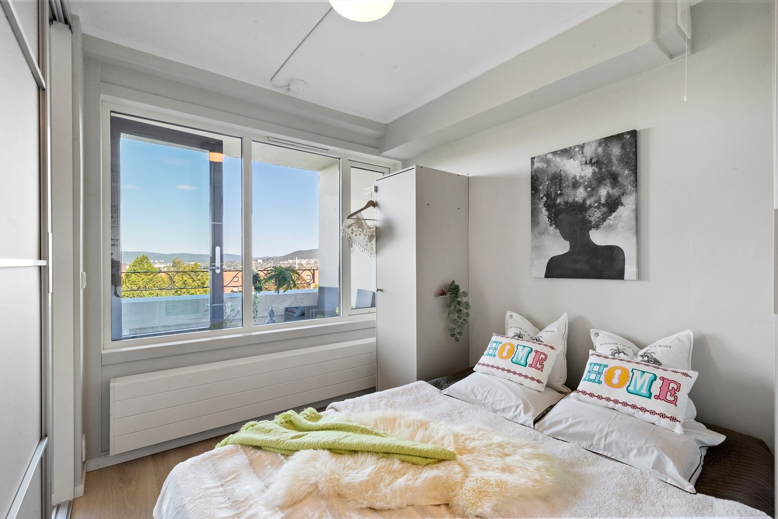 Soverom mot veranda Galleribilde