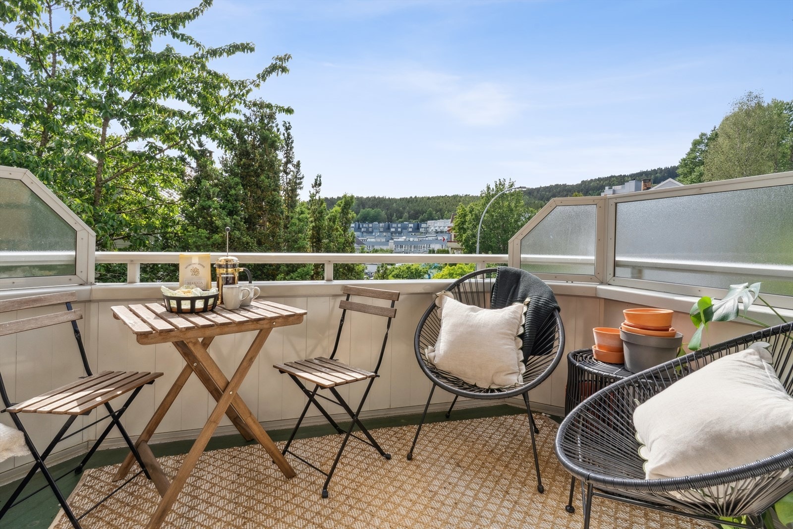 Sydvestvendt balkong på hele 7 kvm. Sol fra tidlig formiddag til langt ut på kvelden Galleribilde
