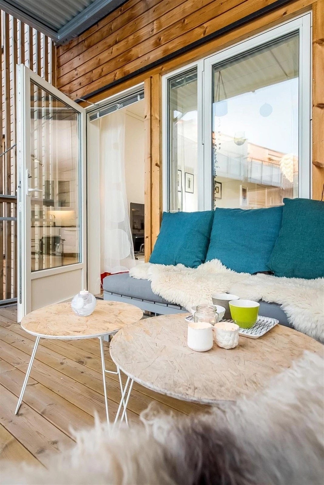 Fra stuen er det utgang til en vestvendt balkong på ca. 8m² med deilig ettermiddag- og kveldssol. Galleribilde