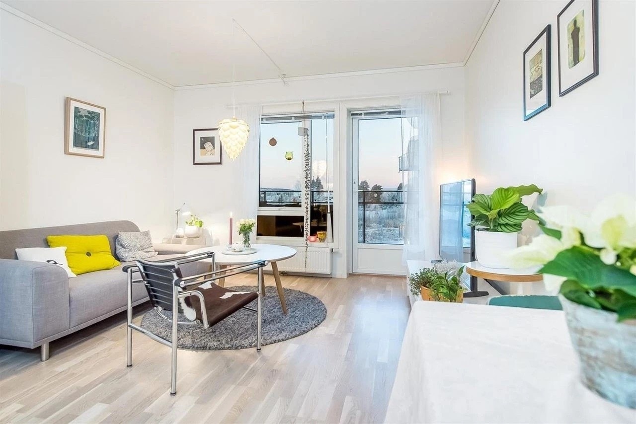 En lys og pen 3-roms selveierleilighet i et nyere og moderne bygg fra 2016. Galleribilde