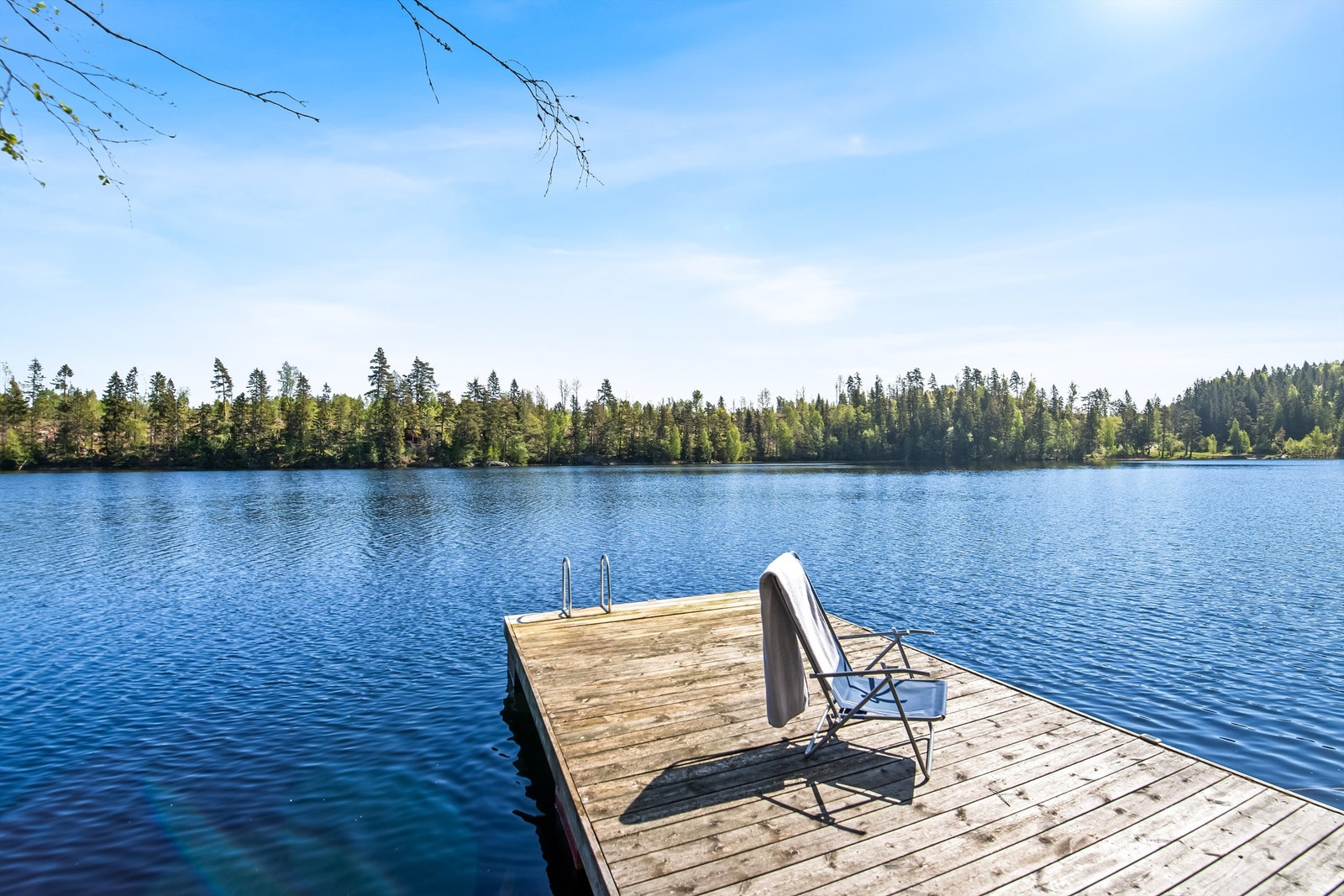 Fra egen brygge har du gode bademuligheter. Galleribilde