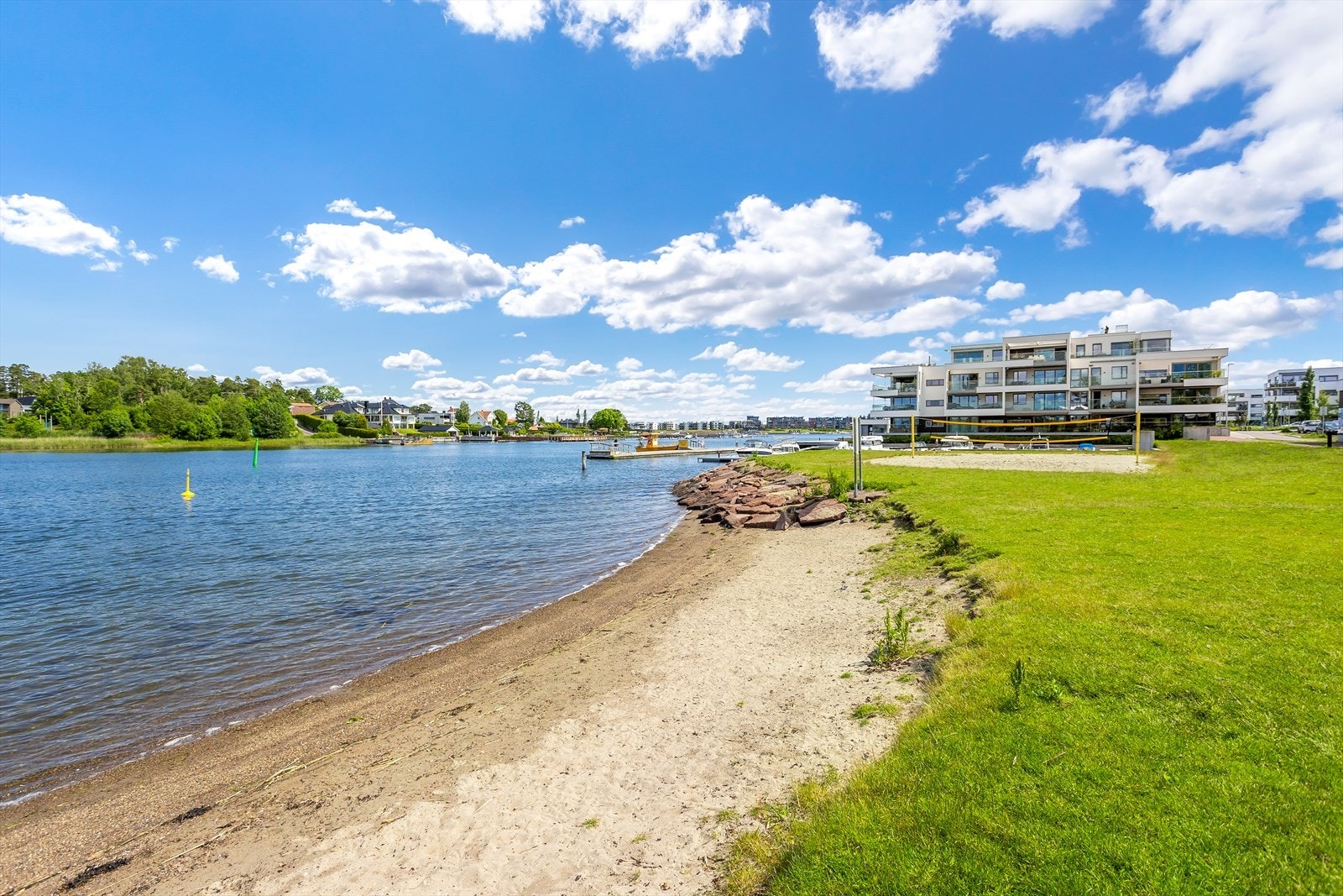Flere strender og andre bademuligheter i umiddelbar nærhet. Galleribilde