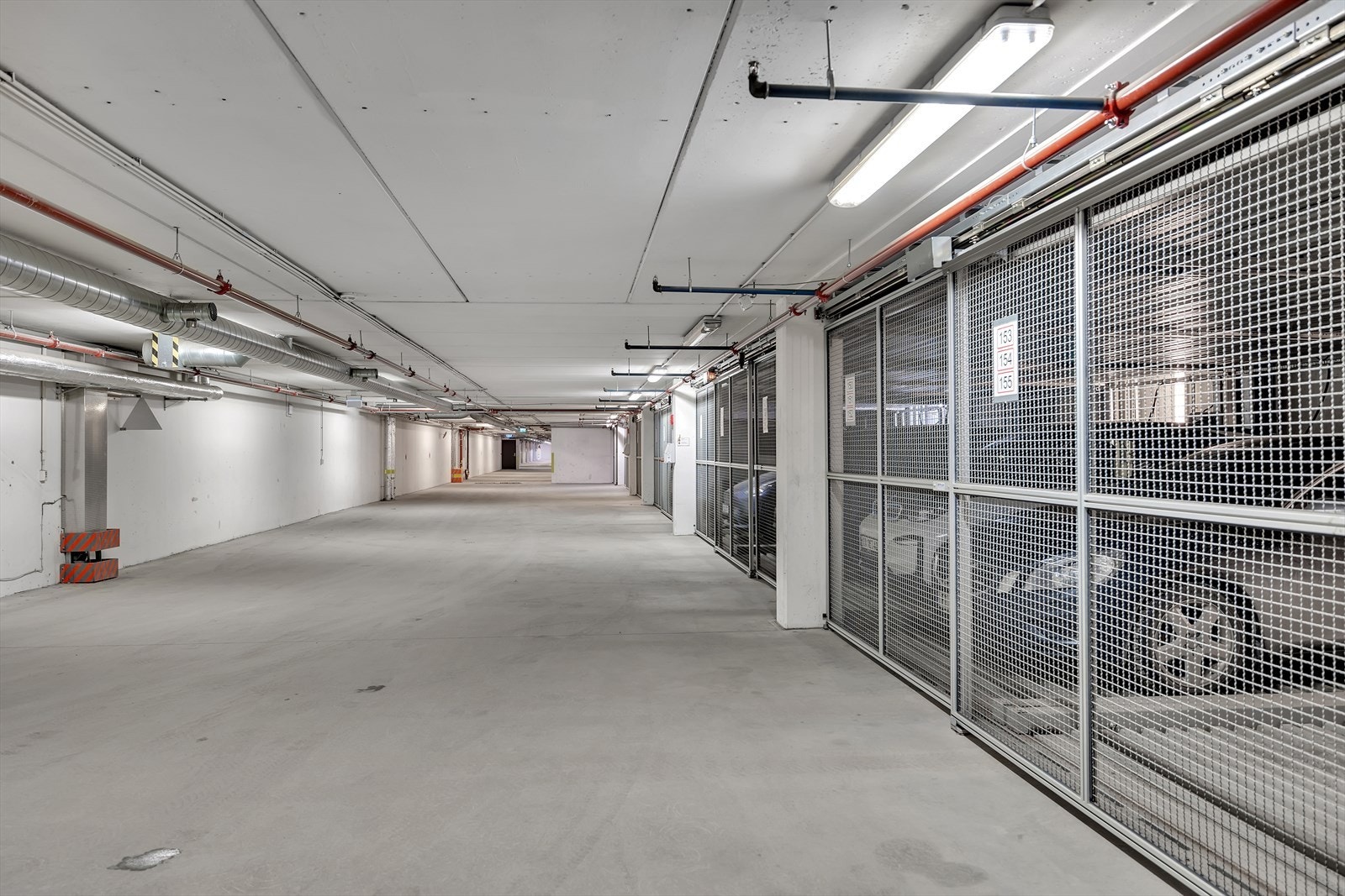 Parkering i garasjeanlegg Galleribilde