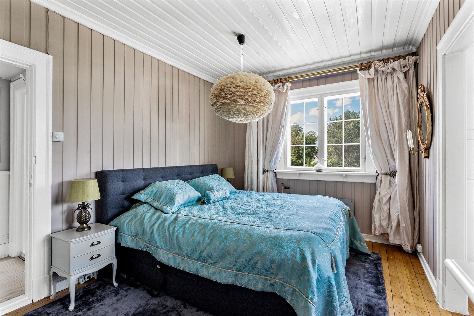 Pent hovedsoverom malt i en dus farge. Galleribilde