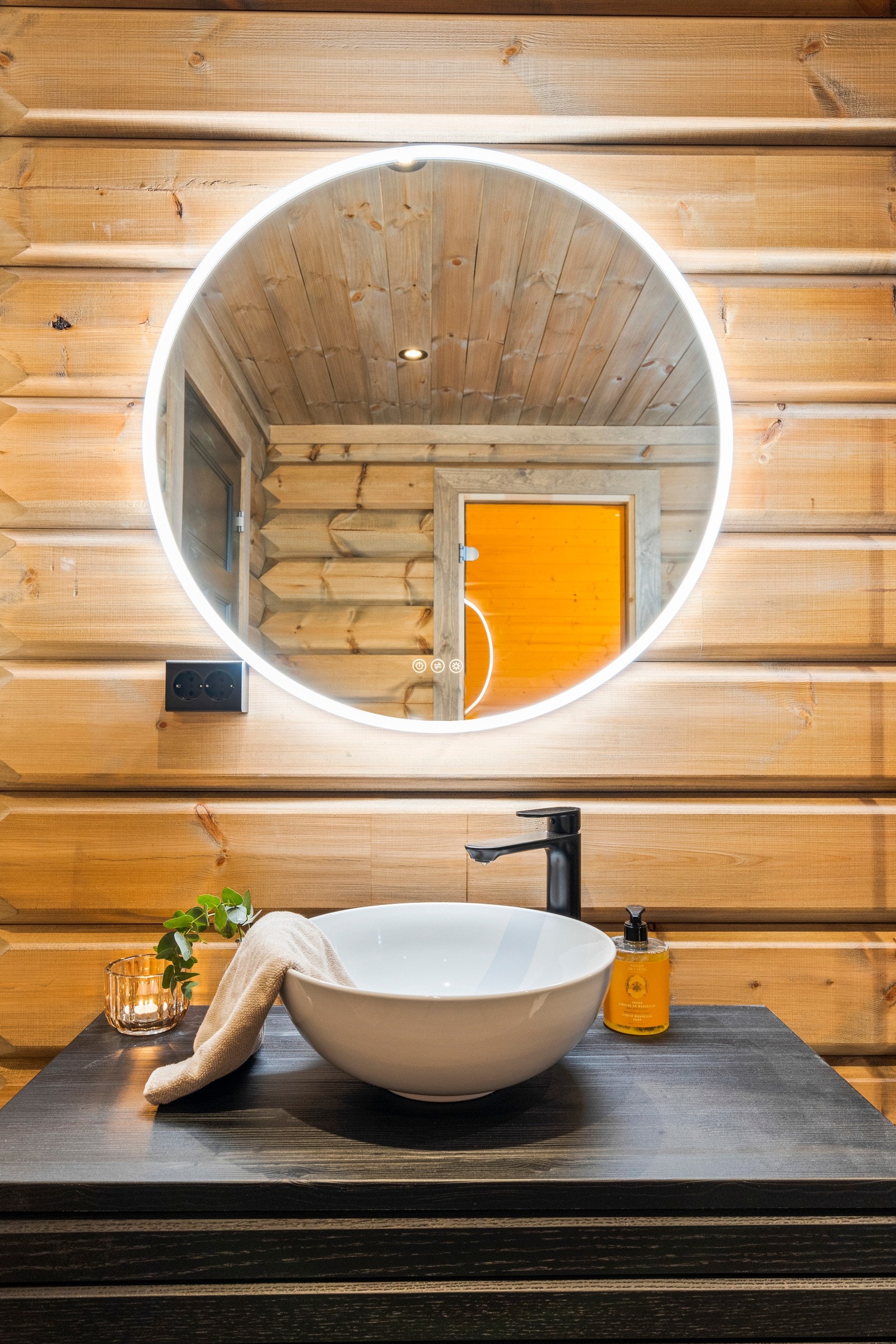 Rommet har elektriske varmekabler. Galleribilde