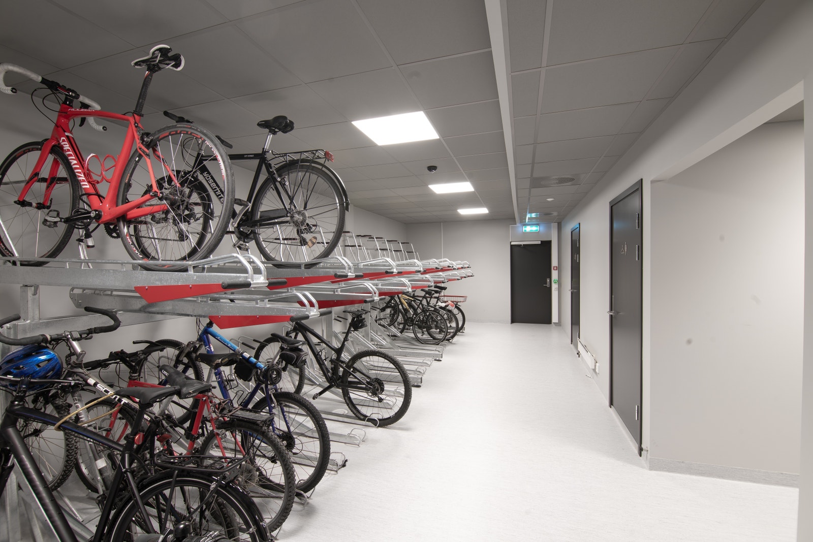 Felles sykkelparkering for byggets leietakere Galleribilde