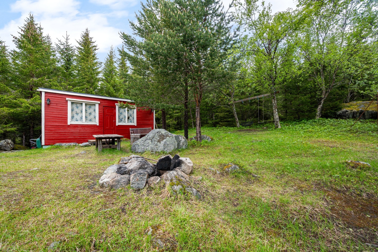 I uthuset er det godt med lagringsplass Galleribilde