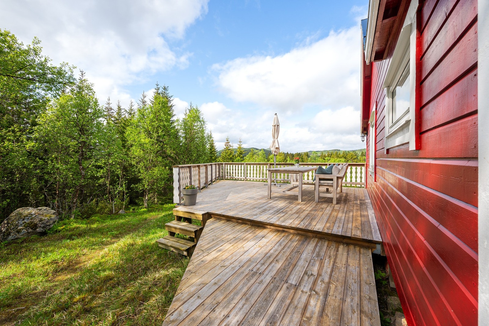 En koselig hytte ved Steinsåsvannet med umiddelbar nærhet til fantastiske turløyper og fiskevann Galleribilde