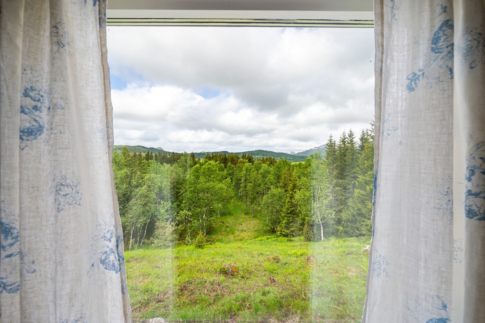 Utsikt fra stuevinduet Galleribilde