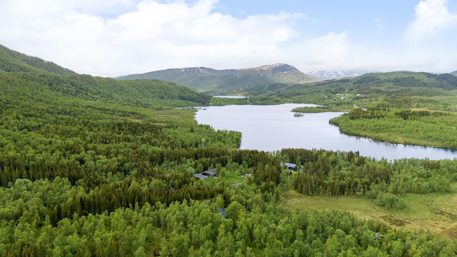 Dronebilde av nærområdet Galleribilde