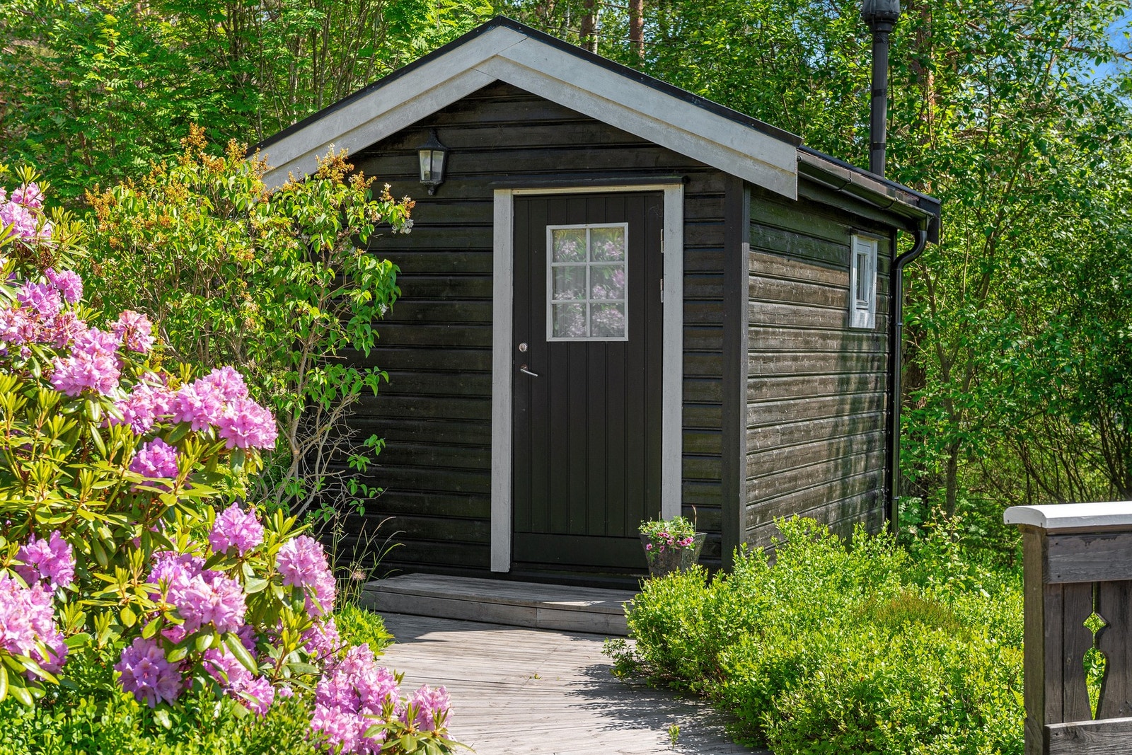 Uthus oppført i ca. 2002 på 11 kvm BRA. Galleribilde