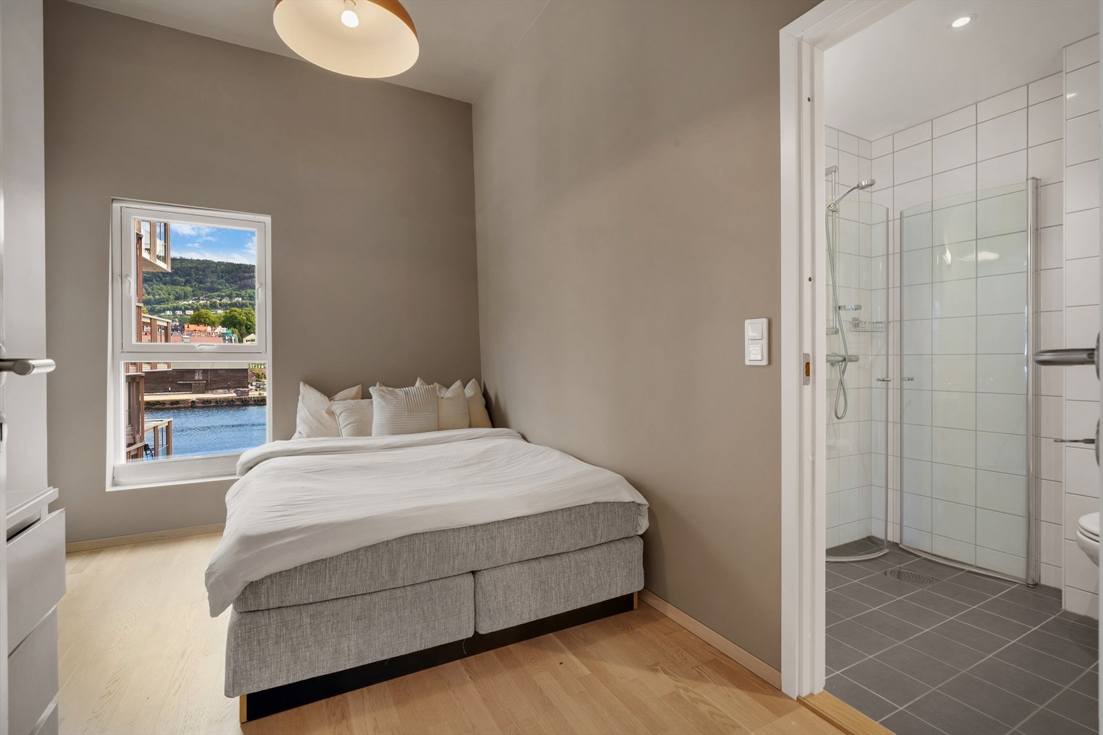 - Det andre soverommet har en størrelse på 9,1 m² - Galleribilde