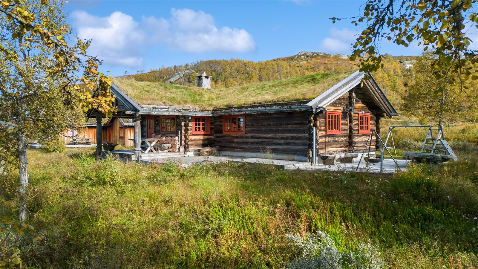 Hytta har også en praktfull beliggenhet på sommerstid. Galleribilde